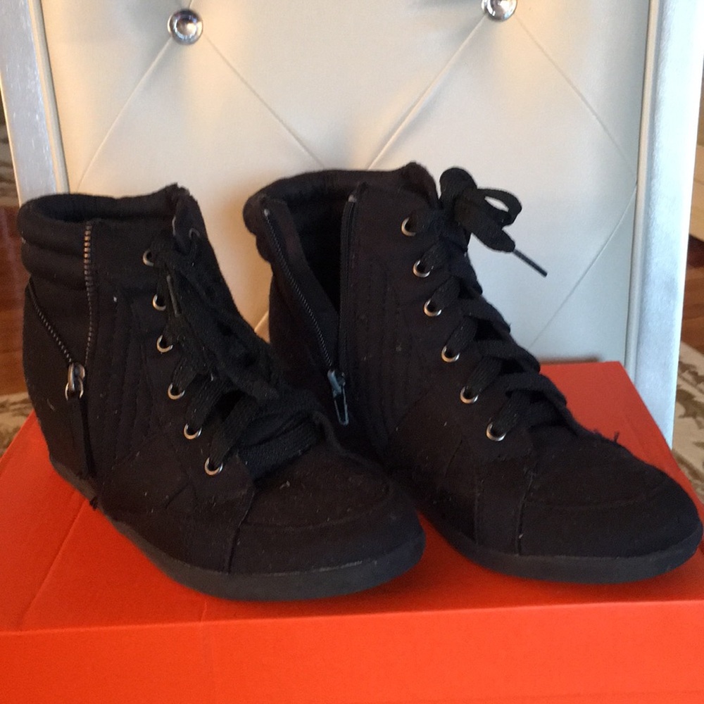 Justice girls size 6 black ankle boots